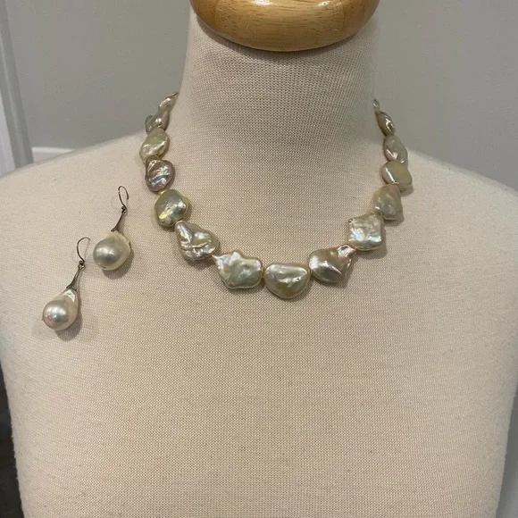 Freshwater pearls necklace and earrings set with sterling - Picture 1 of 6